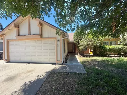8561 Vintage Park Dr, Sacramento, CA 95828