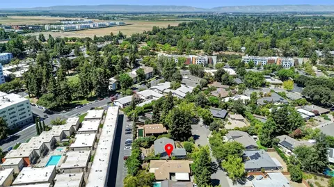 View/Area - 1118 Stanford Pl, Davis, CA 95616 photo 7 of 7