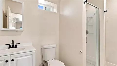 Bath - 2418 E Park St, Stockton, CA 95205 photo 4 of 4
