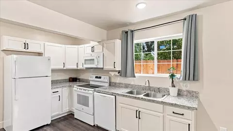 Kitchen - 2418 E Park St, Stockton, CA 95205 photo 3 of 4