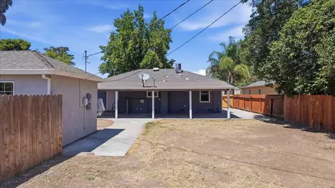 Exterior - 2418 E Park St, Stockton, CA 95205 photo 11 of 14