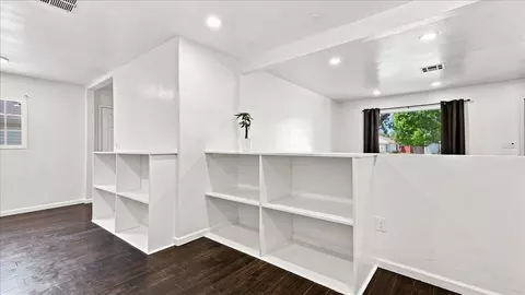 Entry Way - 2418 E Park St, Stockton, CA 95205 photo 1 of 1