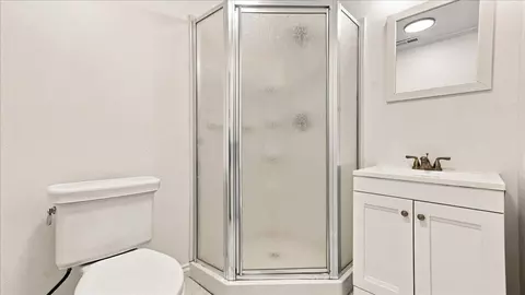 Bath - 2418 E Park St, Stockton, CA 95205 photo 1 of 4