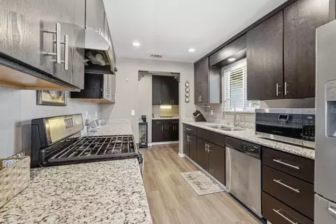 Kitchen - 242 Martha St, Manteca, CA 95337 photo 2 of 2