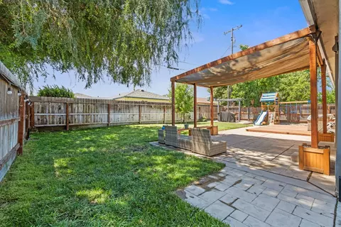 Exterior - 242 Martha St, Manteca, CA 95337 photo 3 of 6