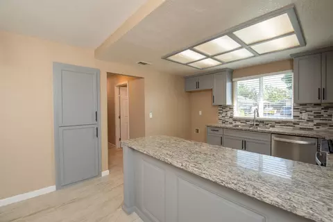 Kitchen - 1621 Davis St, Ripon, CA 95366 photo 2 of 3