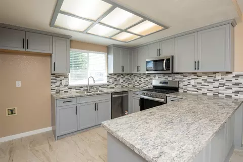 Kitchen - 1621 Davis St, Ripon, CA 95366 photo 3 of 3