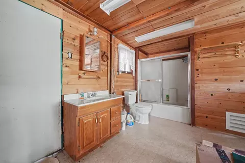 Bath - 15736 Armstrong Rd, Sheep Ranch, CA 95246 photo 3 of 3