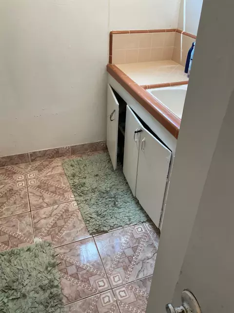 Bath - 303 Plainsburg Rd, Planada, CA 95365 photo 2 of 2
