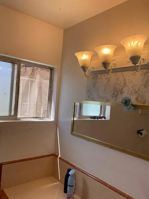 Bath - 303 Plainsburg Rd, Planada, CA 95365 photo 1 of 2