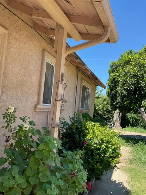 Exterior - 303 Plainsburg Rd, Planada, CA 95365 photo 7 of 46