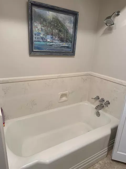 Bath - 928 Hackberry Ave, Modesto, CA 95350 photo 3 of 3