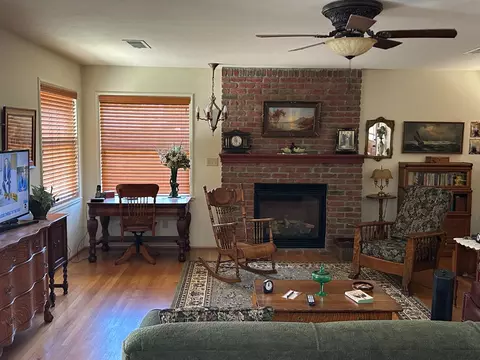 Living - 928 Hackberry Ave, Modesto, CA 95350 photo 1 of 2
