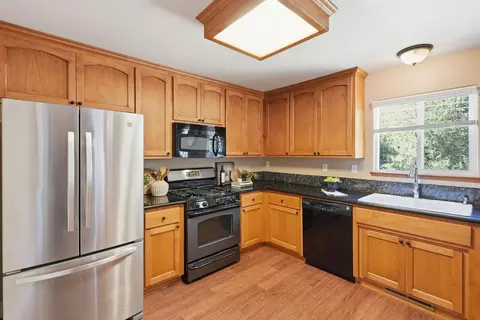 Kitchen - 3520 Mining Brook Rd, Placerville, CA 95667 photo 2 of 3