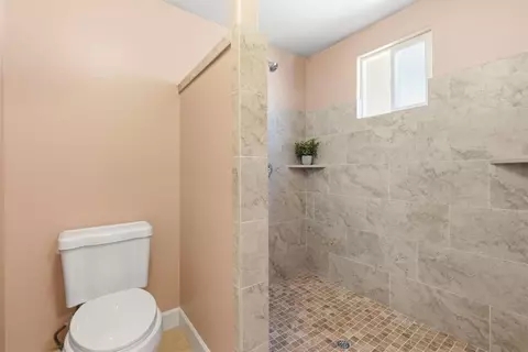 Bath - 3520 Mining Brook Rd, Placerville, CA 95667 photo 2 of 3