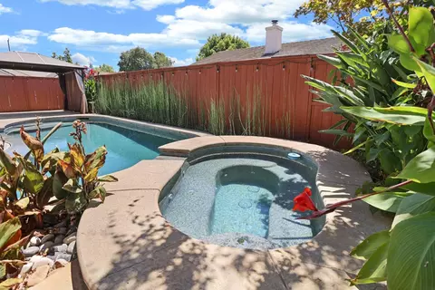 Exterior - 2548 Knobcone Ln, Lodi, CA 95242 photo 10 of 15