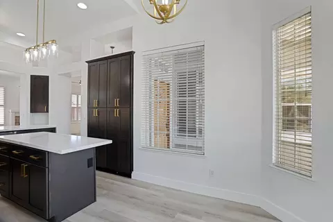 Kitchen - 2548 Knobcone Ln, Lodi, CA 95242 photo 7 of 9