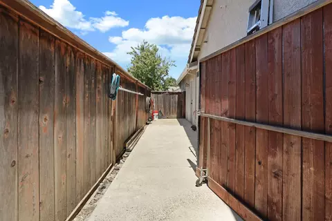Exterior - 2548 Knobcone Ln, Lodi, CA 95242 photo 14 of 15