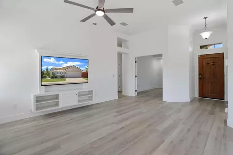 Living - 2548 Knobcone Ln, Lodi, CA 95242 photo 4 of 6
