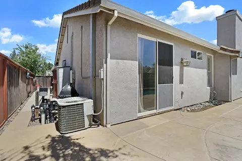 Exterior - 2548 Knobcone Ln, Lodi, CA 95242 photo 13 of 15