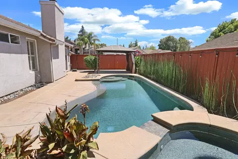 Exterior - 2548 Knobcone Ln, Lodi, CA 95242 photo 11 of 15