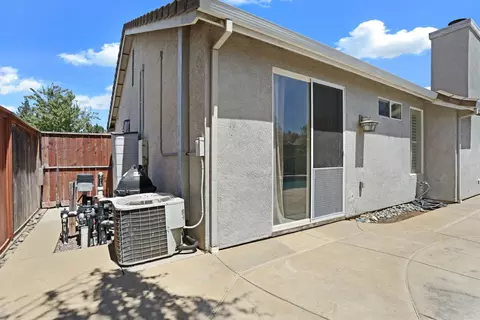 Exterior - 2548 Knobcone Ln, Lodi, CA 95242 photo 12 of 15