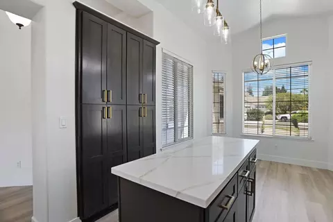 Kitchen - 2548 Knobcone Ln, Lodi, CA 95242 photo 3 of 9