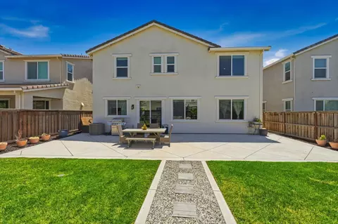 Exterior - 17511 Gemini Ct, Lathrop, CA 95330 photo 4 of 4