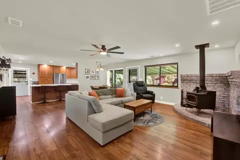 Living - 8357 County Road 91b, Zamora, CA 95698 photo 1 of 5