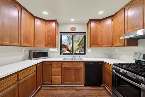 Kitchen - 8357 County Road 91b, Zamora, CA 95698 photo 3 of 9