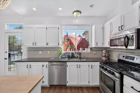 Kitchen - 1316 Walnut Meadows Dr, Oakley, CA 94561 photo 2 of 2