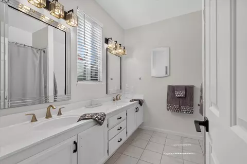 Bath - 1316 Walnut Meadows Dr, Oakley, CA 94561 photo 1 of 2