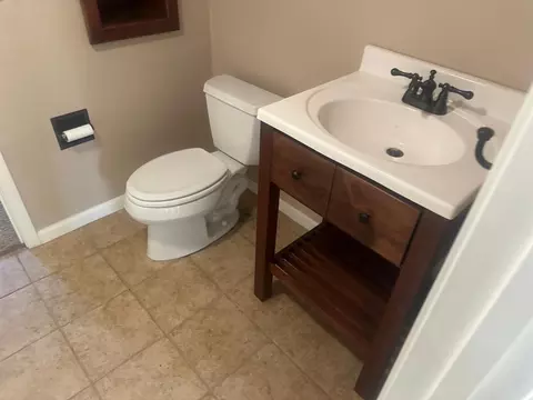 Bath - 5331 Gold Dust Dr, Placerville, CA 95667 photo 2 of 4