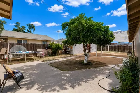 Exterior - 1514 Eureka St, Modesto, CA 95358 photo 5 of 5