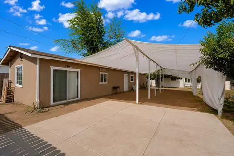 Exterior - 1514 Eureka St, Modesto, CA 95358 photo 3 of 5