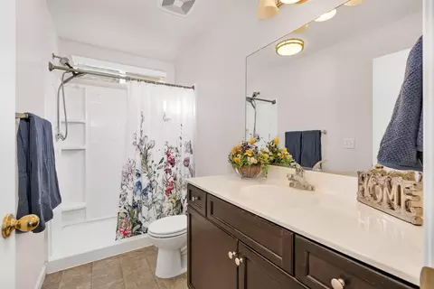 Bath - 2835 N Drake Ave, Merced, CA 95348 photo 2 of 2
