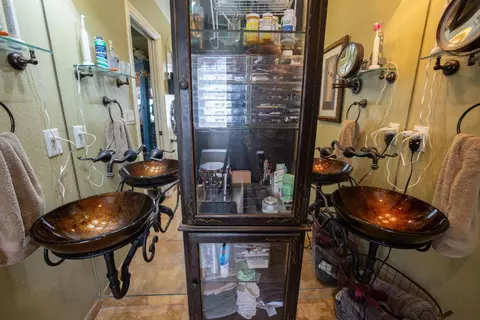 Bath - 24333 E Highway 26, Linden, CA 95236 photo 4 of 5