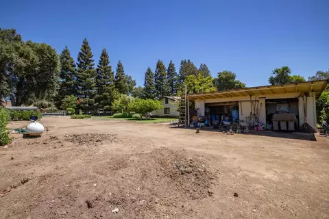 Exterior - 24333 E Highway 26, Linden, CA 95236 photo 37 of 38