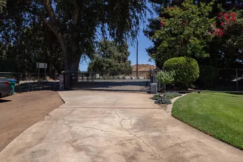 Exterior - 24333 E Highway 26, Linden, CA 95236 photo 6 of 38