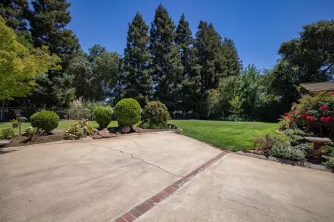 Exterior - 24333 E Highway 26, Linden, CA 95236 photo 7 of 38