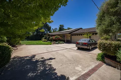 Exterior - 24333 E Highway 26, Linden, CA 95236 photo 2 of 38