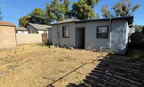 Exterior - 1820 Idalou Ave, Modesto, CA 95350 photo 3 of 5