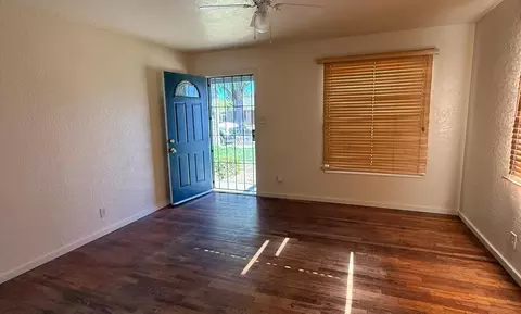 Living - 1820 Idalou Ave, Modesto, CA 95350 photo 2 of 3