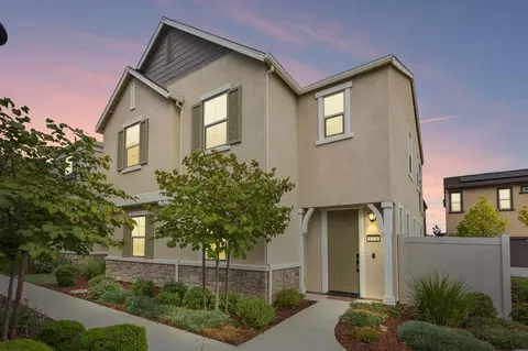 9326 Mystic Lake Aly, Sacramento, CA 95829