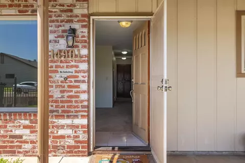 Entry Way - 14901 Pueblo Dr, Manteca, CA 95336 photo 1 of 6