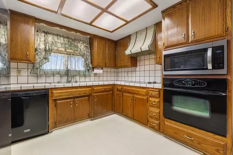 Kitchen - 14901 Pueblo Dr, Manteca, CA 95336 photo 1 of 3