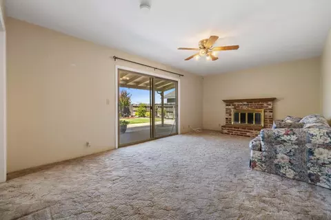 Living - 14901 Pueblo Dr, Manteca, CA 95336 photo 4 of 6