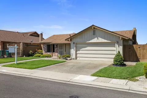 Exterior - 14901 Pueblo Dr, Manteca, CA 95336 photo 3 of 8