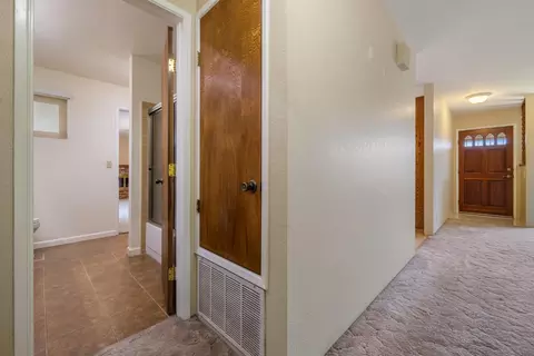 Entry Way - 14901 Pueblo Dr, Manteca, CA 95336 photo 4 of 6