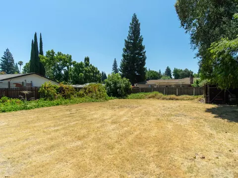 Exterior - 5212 Cypress Ave, Carmichael, CA 95608 photo 11 of 20